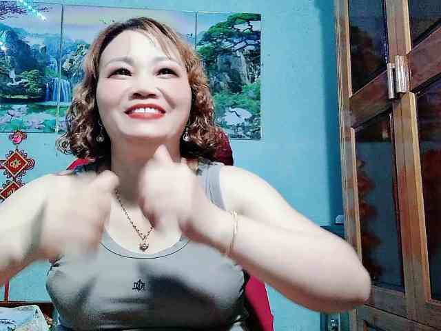 Linhanhsex2k webcam