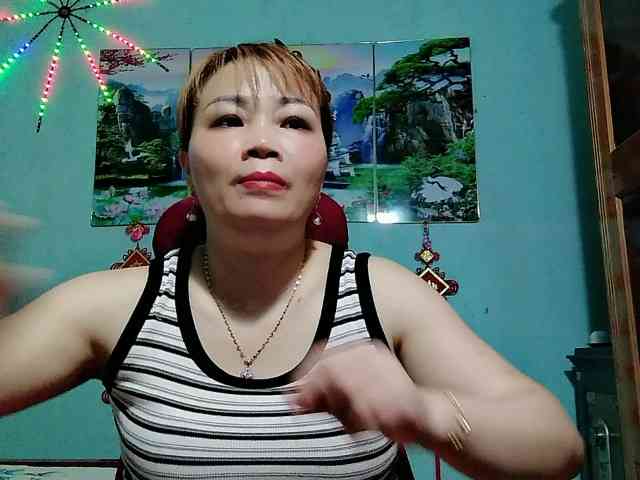 Linhanhsex2k webcam