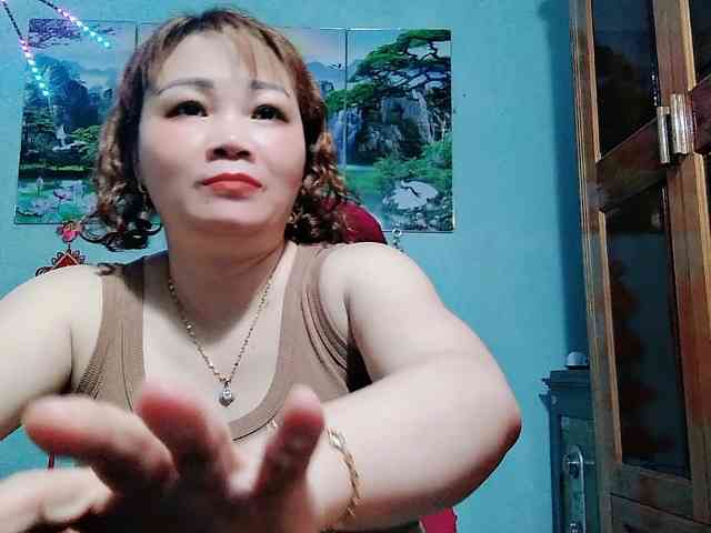 Linhanhsex2k webcam