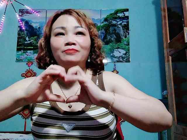 Linhanhsex2k webcam
