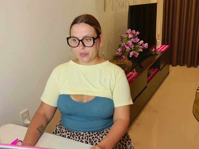 EvaPuffy live cam on BongaCams