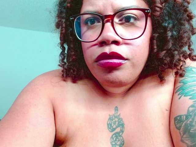 saramorales1, en vivo ahora en BongaCams