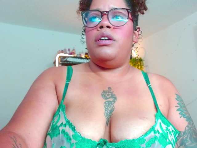 saramorales1 live cam on BongaCams