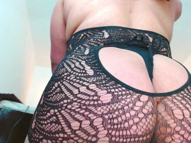 saramorales1 live cam