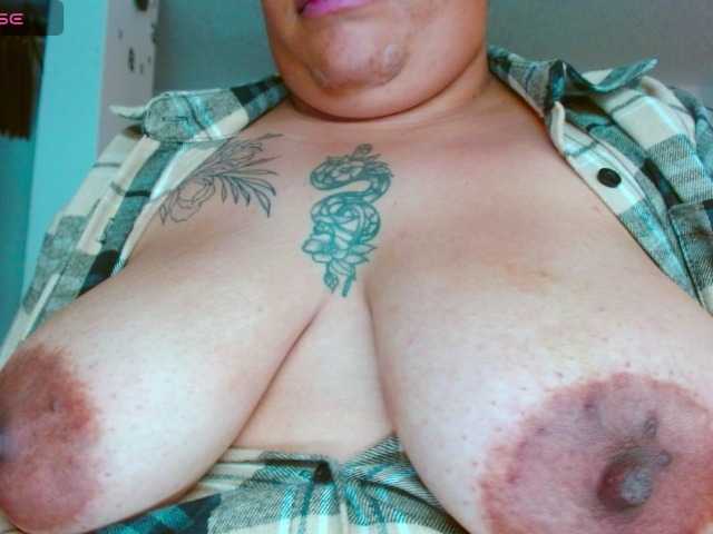 saramorales1 live cam preview