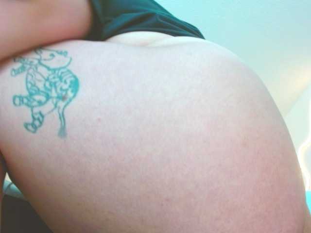 saramorales1 live cam on BongaCams