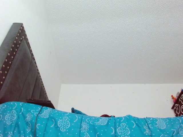 saramorales1 live cam on BongaCams