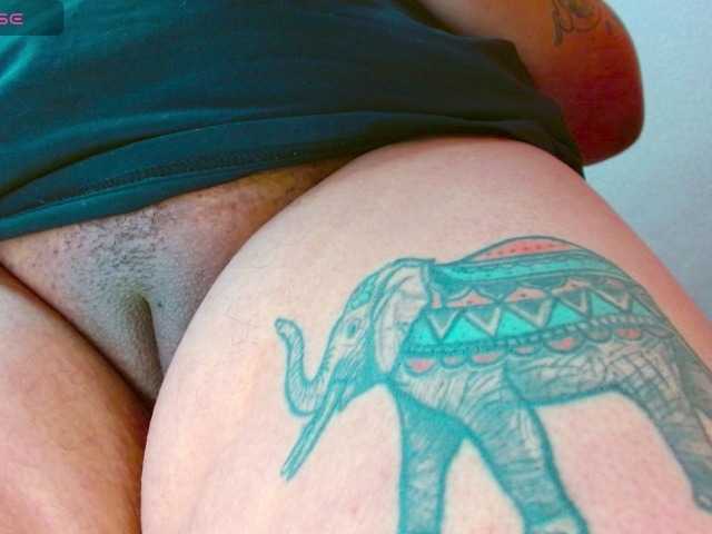 saramorales1 live cam on BongaCams