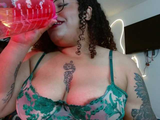 saramorales1 live cam on BongaCams