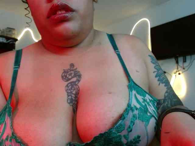 saramorales1 webcam