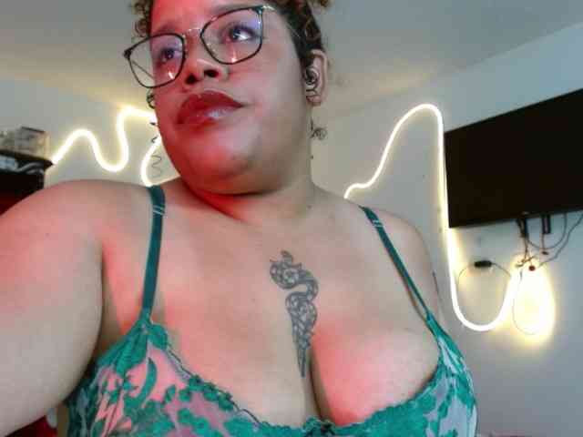 saramorales1 webcam