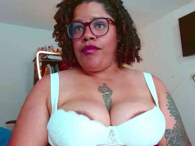 saramorales1 webcam