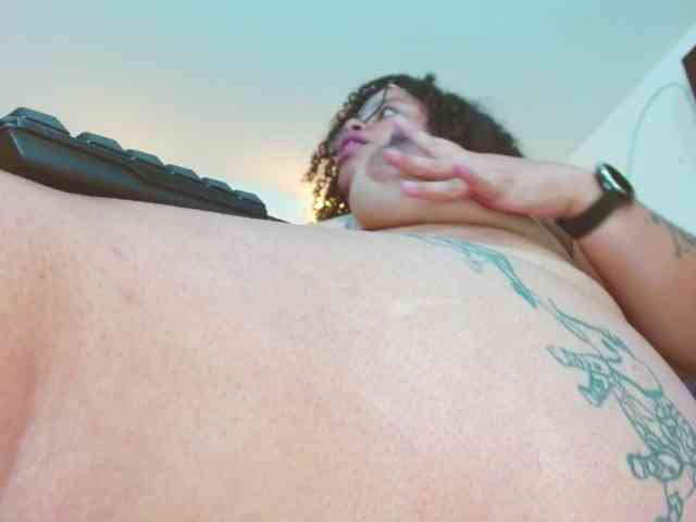 saramorales1 webcam