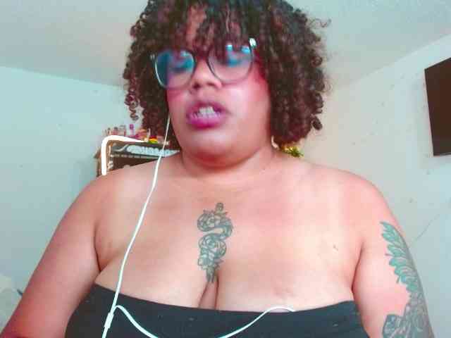 saramorales1 webcam