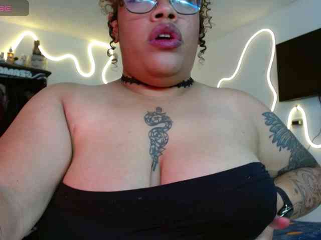 saramorales1 webcam