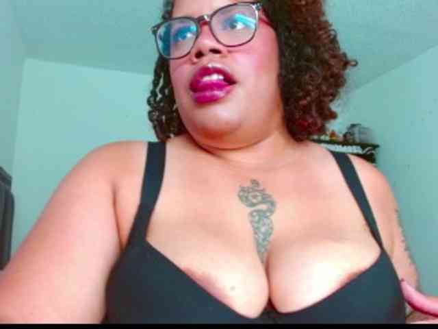 saramorales1 webcam
