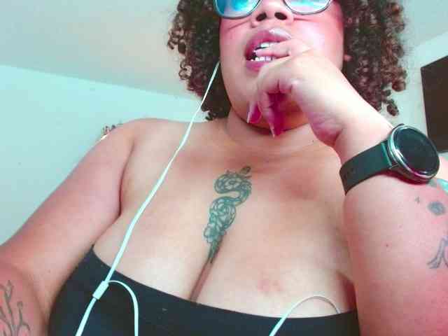 saramorales1 webcam