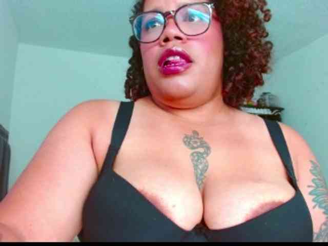 saramorales1 webcam