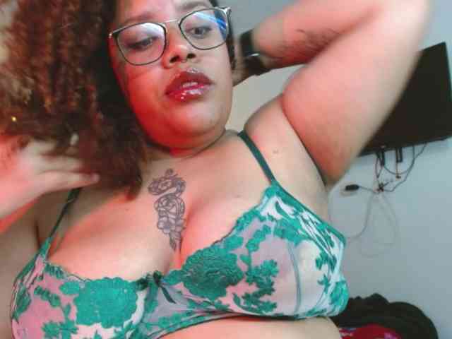 saramorales1 webcam