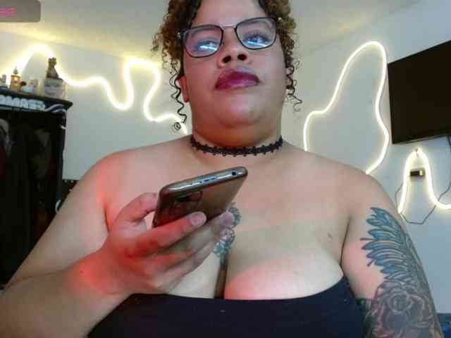 saramorales1 webcam