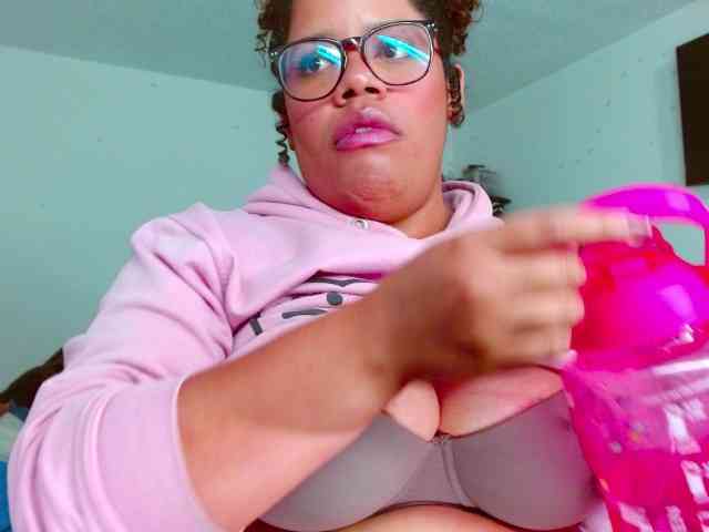 saramorales1 webcam