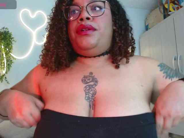 saramorales1 webcam