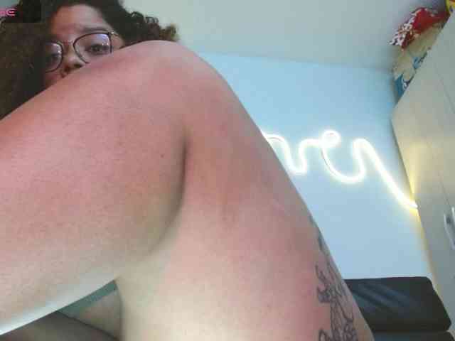 saramorales1 webcam