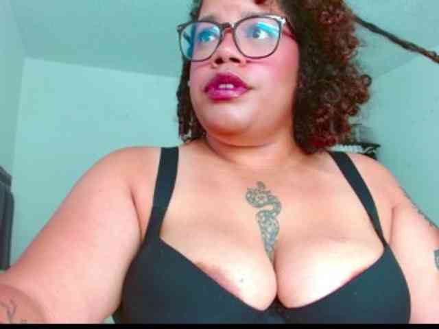 saramorales1 webcam