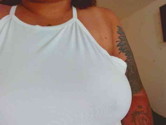 saramorales1 webcam
