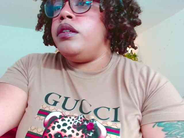saramorales1 webcam