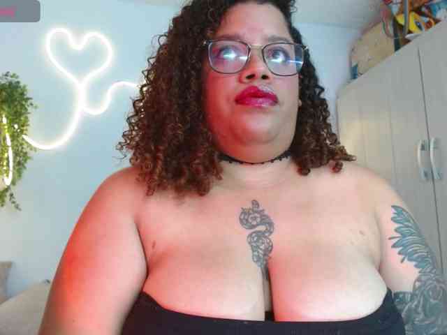 saramorales1 webcam