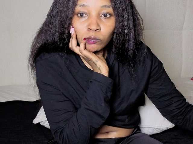 Ebonycutelyn live cam on BongaCams