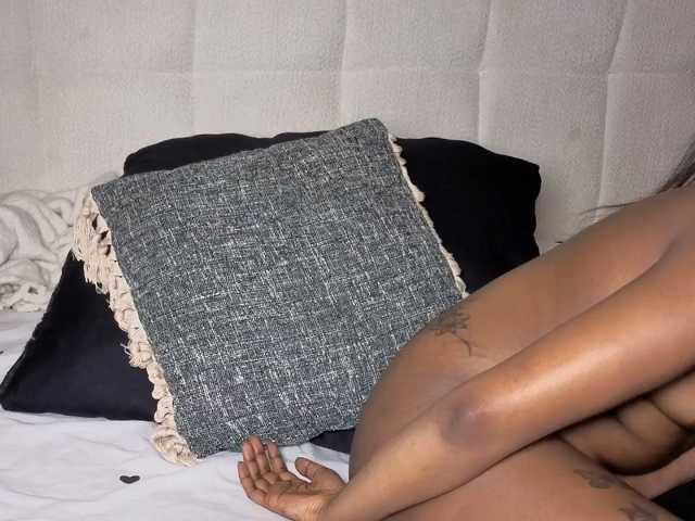 Ebonycutelyn live cam on BongaCams