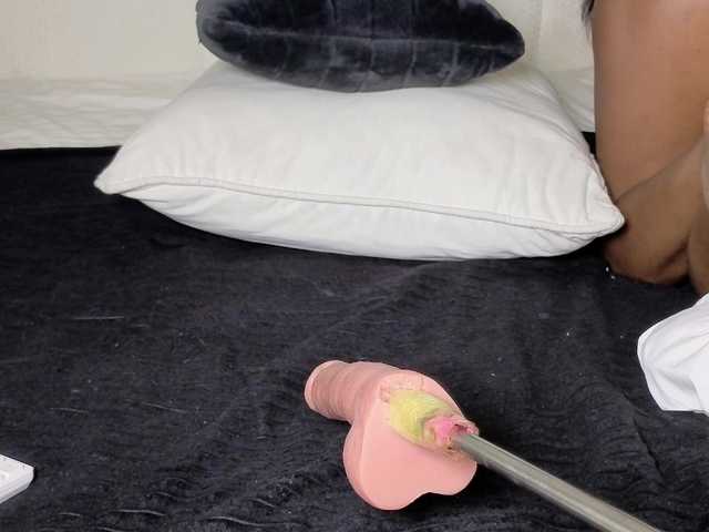 Ebonycutelyn live cam on BongaCams