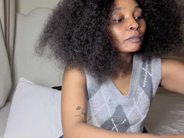 Ebonycutelyn live cam on BongaCams