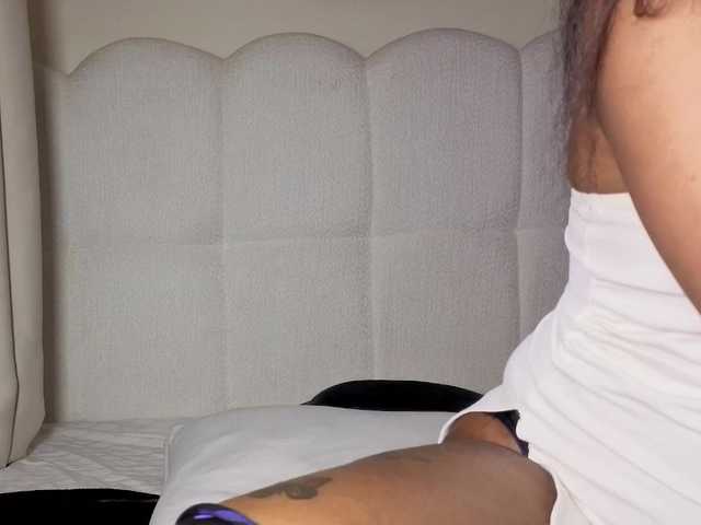 Ebonycutelyn live cam on BongaCams