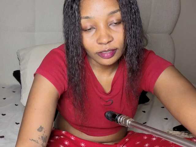 Ebonycutelyn live cam on BongaCams