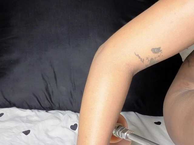 Ebonycutelyn live cam on BongaCams