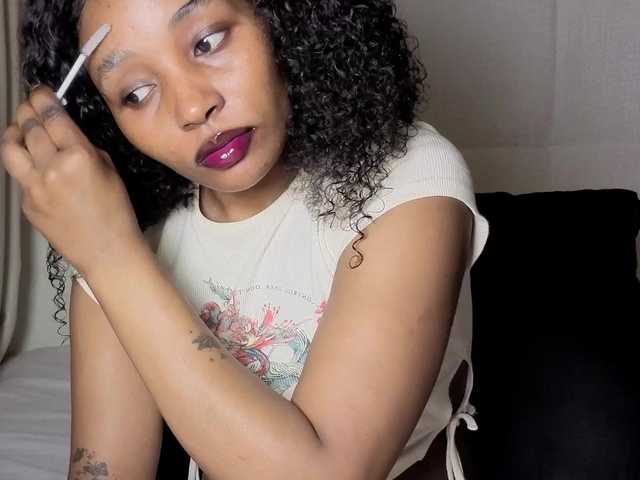Ebonycutelyn live cam on BongaCams