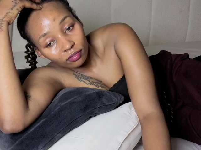 Ebonycutelyn live cam on BongaCams
