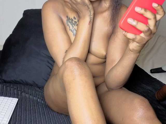 Ebonycutelyn live cam on BongaCams