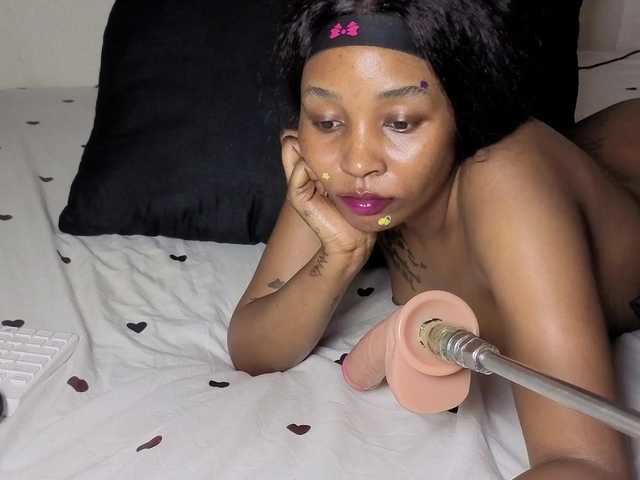 Ebonycutelyn live cam on BongaCams