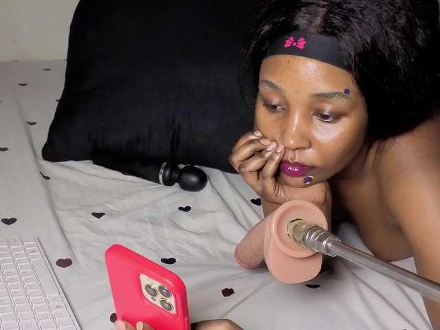 Ebonycutelyn live webcam show