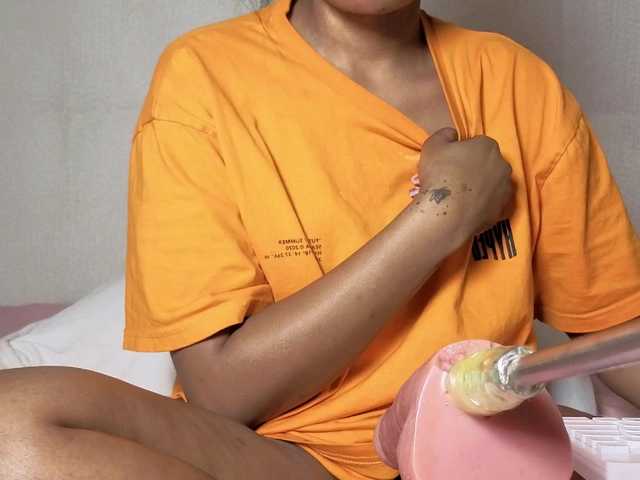 Ebonycutelyn live cam on BongaCams