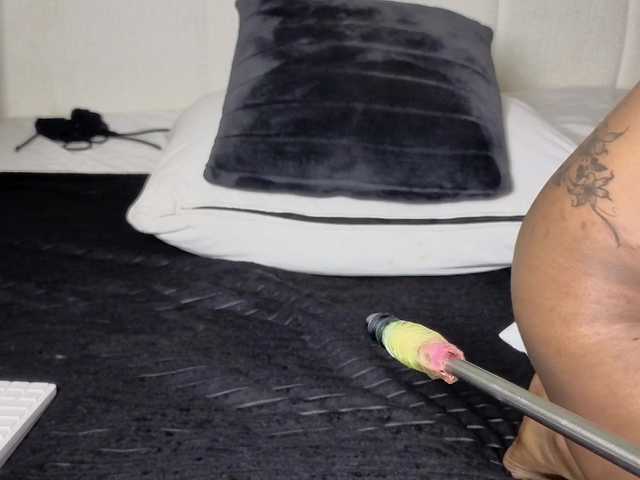 Ebonycutelyn live cam on BongaCams