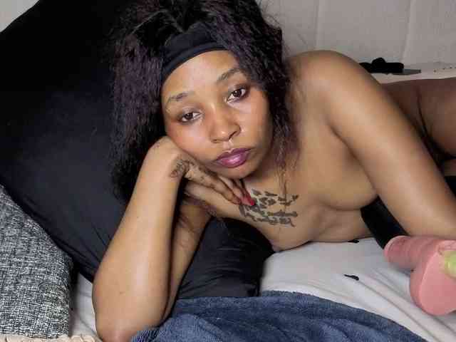 Ebonycutelyn webcam