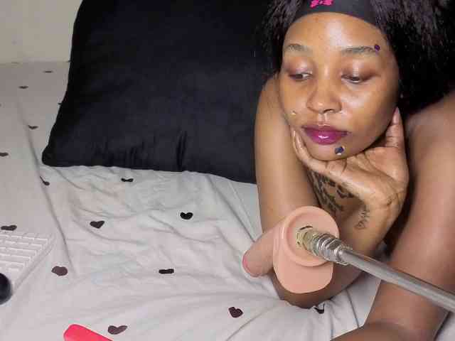 Ebonycutelyn webcam