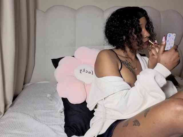 Ebonycutelyn webcam