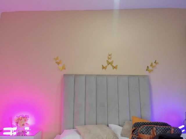 Wanda-Olsenn's BongaCams show and profile