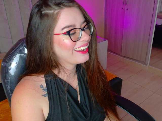 Wanda-Olsenn live cam on BongaCams